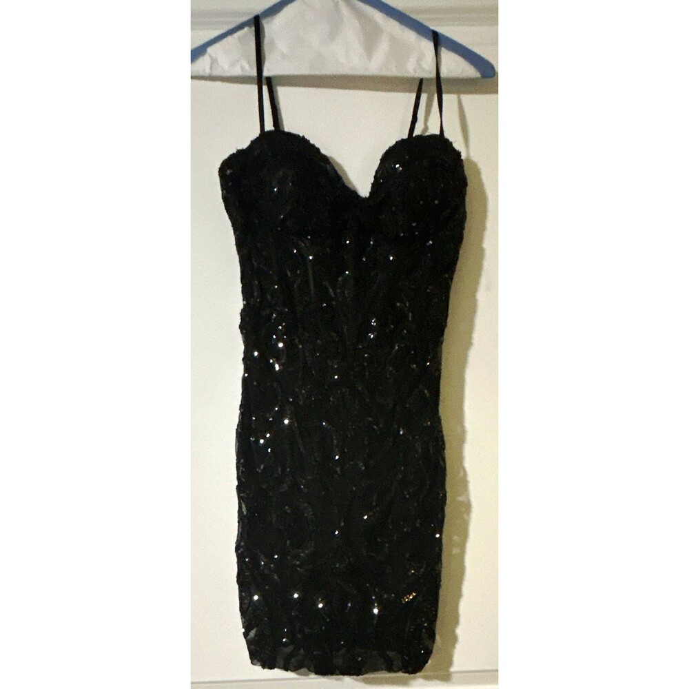 B. Darlin Black Sweetheart Strappy Sleeveless Sequin Mesh Bodycon Mini: Size 1
